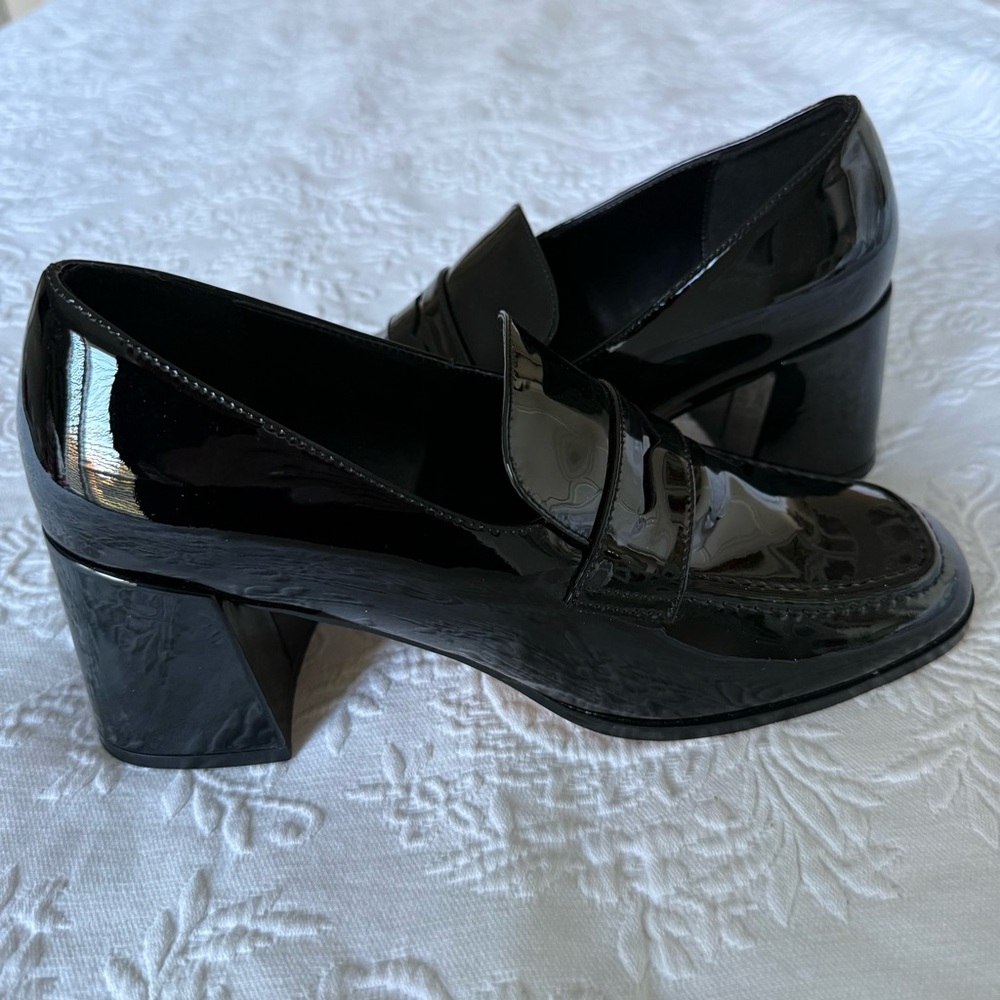 Ann Taylor Black Patent Leather Block Heel Loafers size 9